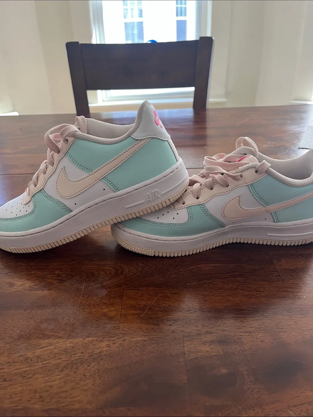 Nike Kids Mint Green and Light Pink Low-Top Sneakers